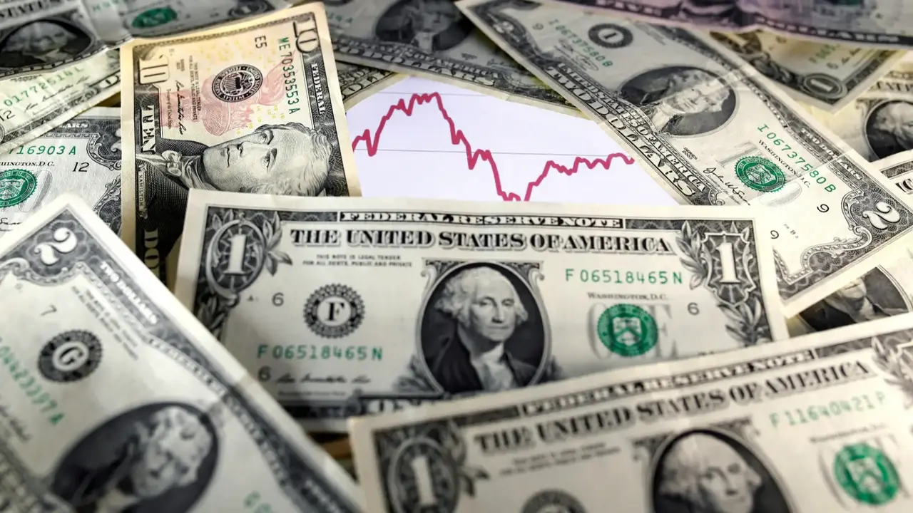 هدوء نسبي في سعر صرف الدولار مقابل الدينار العراقي اليوم السبت